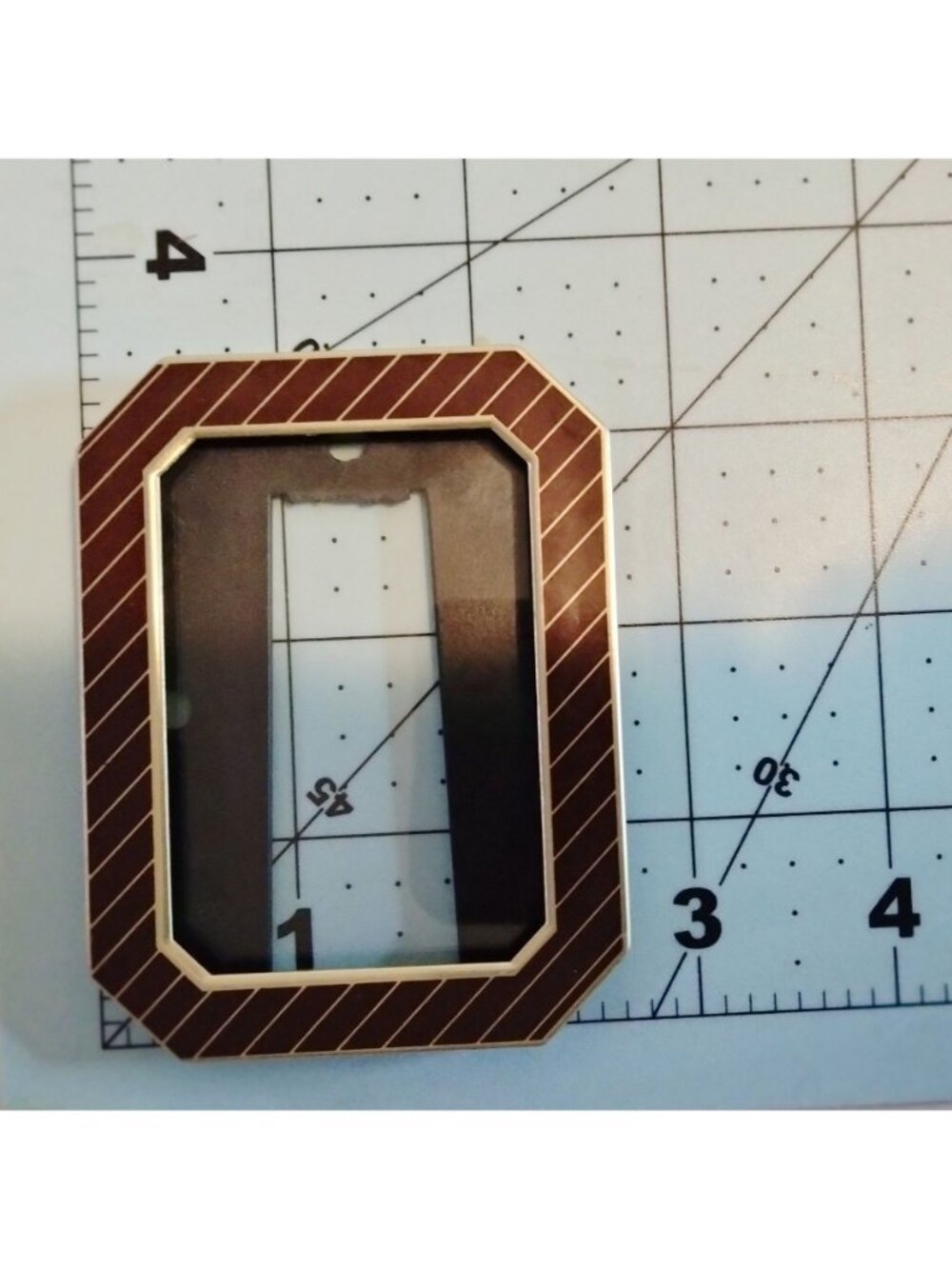Rectangular Photo Frame Small Desktop 2x3 Diagonal Brown Pattern Gold Trim - Picture 3 of 4